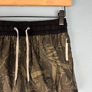 Vuori‎ Women's Small Clementine 4" Running Shorts Green Black Floral Tropical